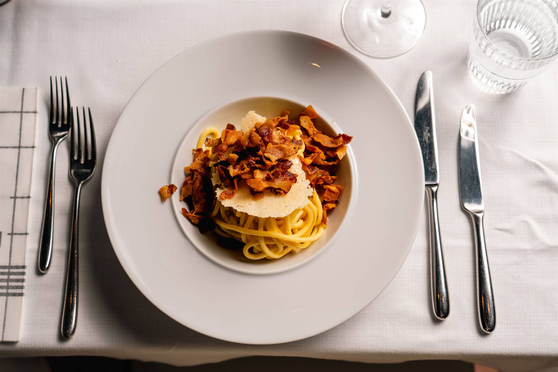 Spaghetti Carbonara mit Schweinsbackenspeck